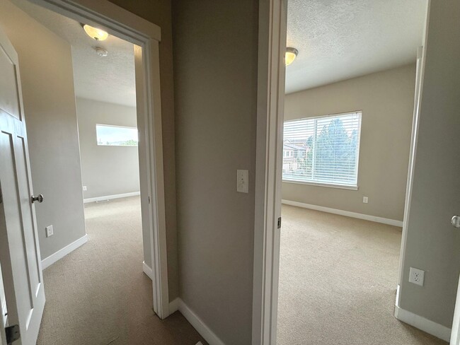 Building Photo - AVAILABLE JULY 1ST | 3 BED | 2.5 BATH | $2,295/MO