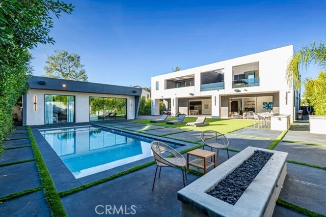 Building Photo - 13016 Chandler Blvd