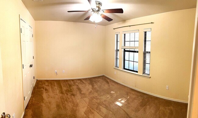 Building Photo - 1102 Katelyn Cir