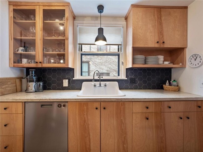 Building Photo - 4325 Chowen Ave S