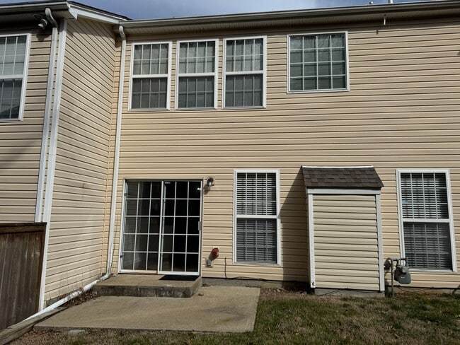 Building Photo - 3BR Townhome in Brentwood