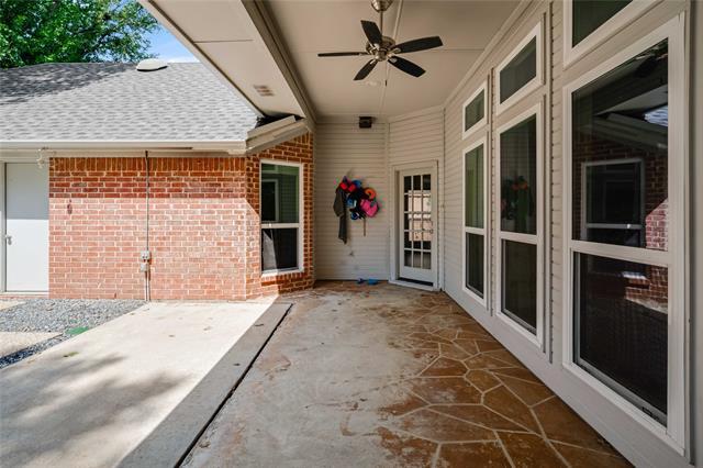 Building Photo - 243 Park Valley Dr