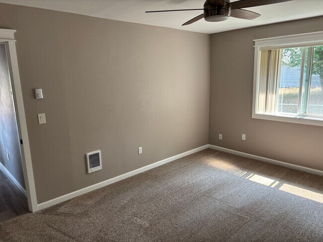 Building Photo - Beautiful 2 Bed, 2 Bath Home for Rent in Ocean Shores!