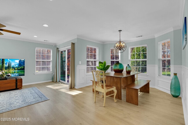 Building Photo - 11 Saratoga Ct