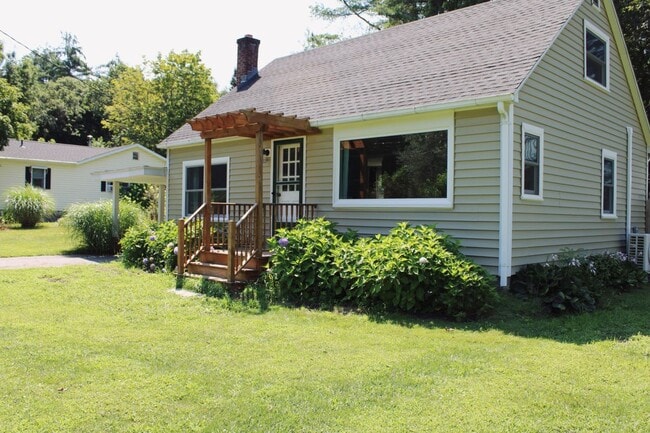 Primary Photo - 11 Raymond Ave