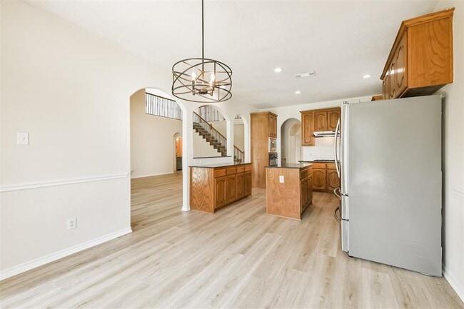 Building Photo - 11918 Mariposa Canyon Dr