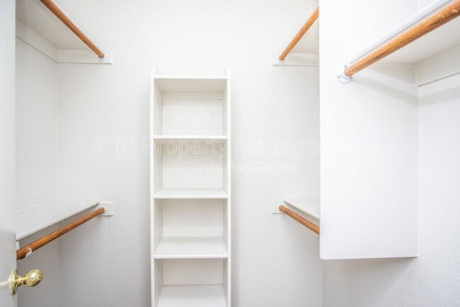 Building Photo - 407 W Colt Rd