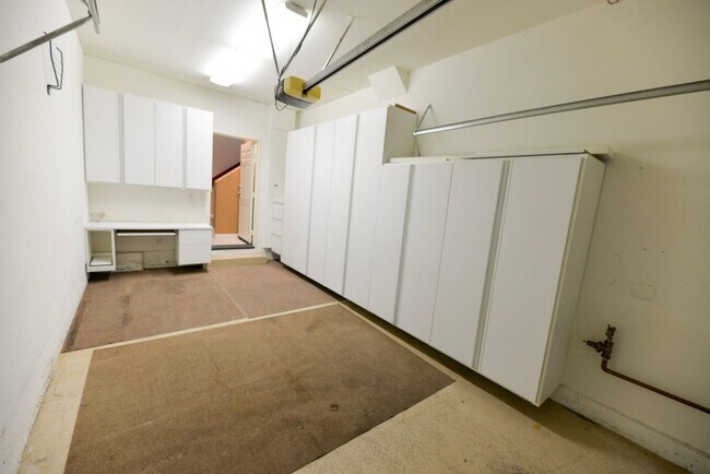Building Photo - Resort style 2 bedroom/2 bath Condo/ walking distance to Ocean Ranch Village!