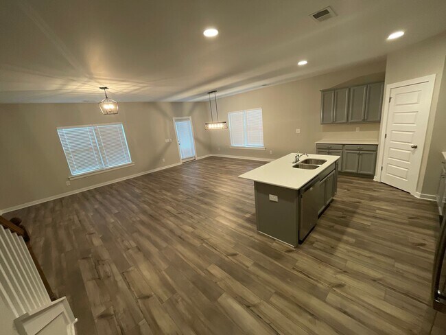 Building Photo - Home for Rent in Oak Grove, AL!! Available to View Now!!!