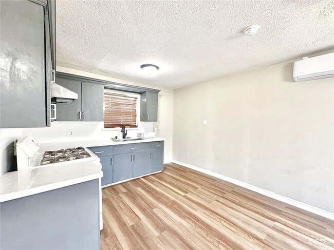 Building Photo - 9 E Schunior St