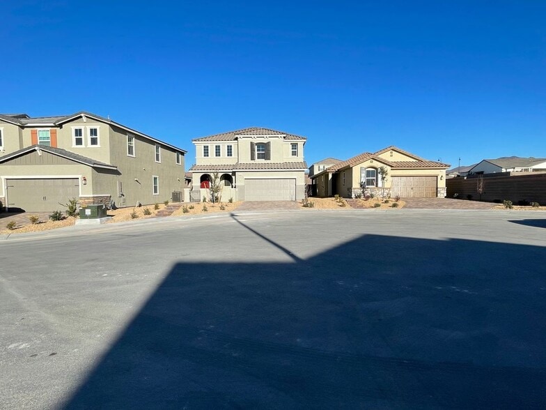Primary Photo - 2620 Tolmezzo St