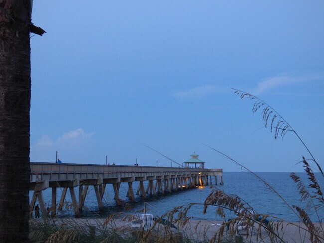 Building Photo - 2060 NE 1st St