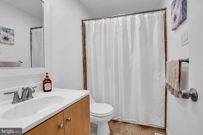 Building Photo - 12911 Walnut View Ct