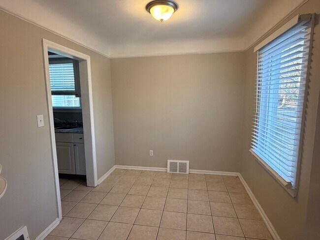 Building Photo - Newly remodeled Detroit home now available!