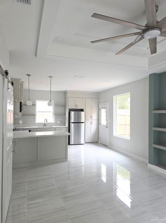 Building Photo - 12 Dragonfly St