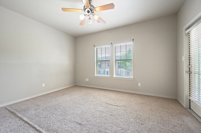 Building Photo - 163 Forest Dr Loop