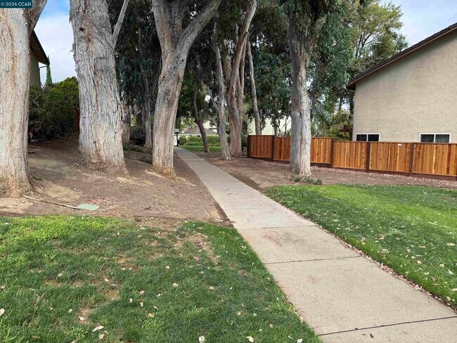 Building Photo - 4490 Leatherwood Ct