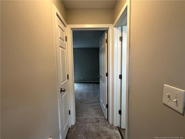 Building Photo - 304 Rangoon Ct