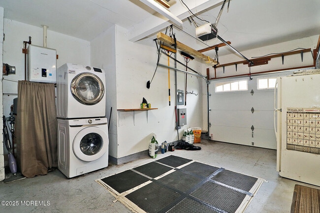 Building Photo - 43 Whitmore Dr