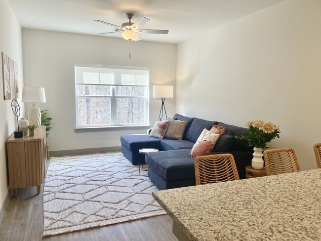 Building Photo - Tuscany | 1 Bed 1 Bath | 786 sf