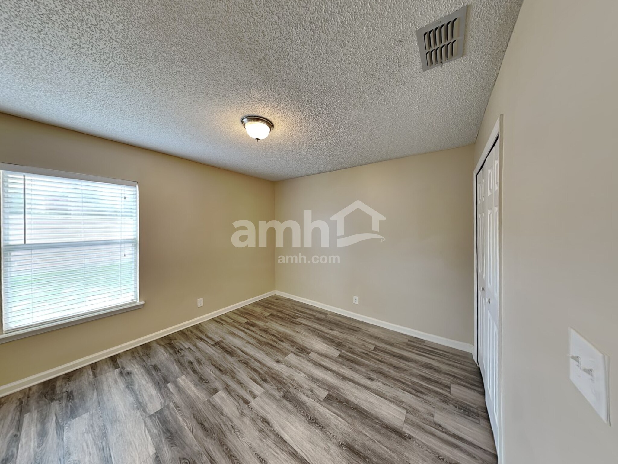 Building Photo - 12344 Benton Harbor Dr S