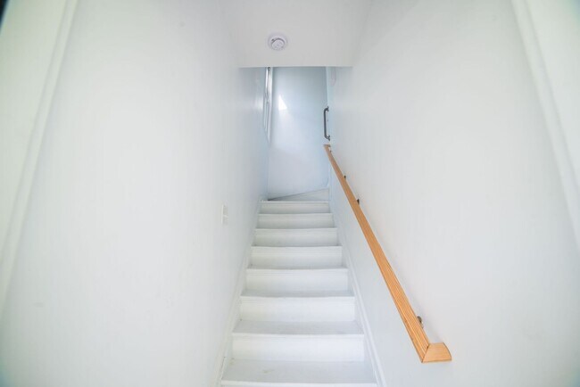 Building Photo - 107 N 13th St