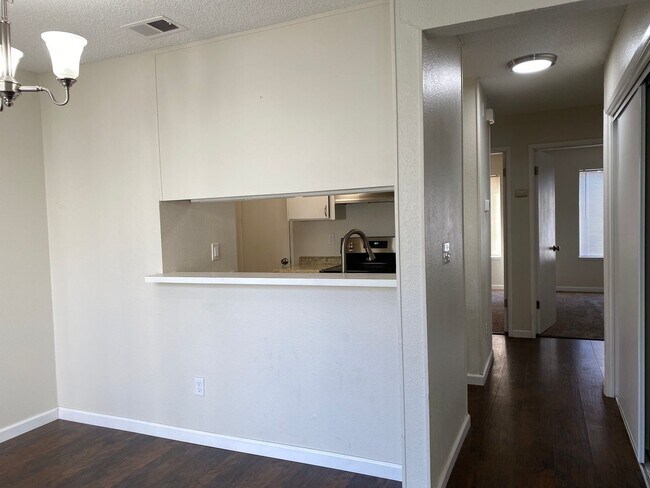 Building Photo - MJRA5516-20