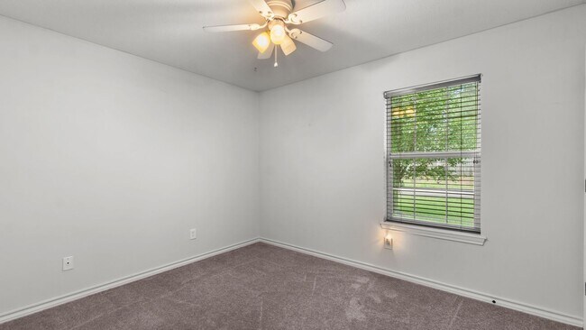 Building Photo - Charming Brick Home