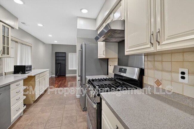 Building Photo - 34 Jeffrey Cir