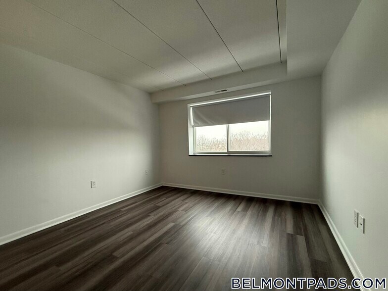 Building Photo - 53 Hill Rd