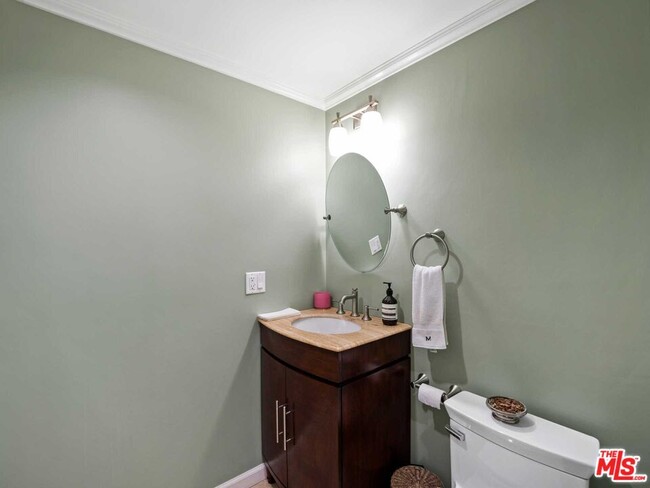 Building Photo - 2898 Woodwardia Dr