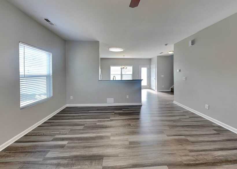 Building Photo - 516 Landis Oak Way