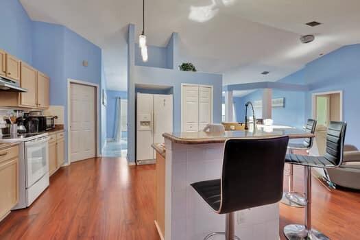 Building Photo - 1530 SW Escobar Ln