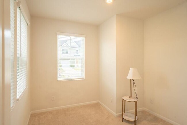Building Photo - 148 Benelli Dr