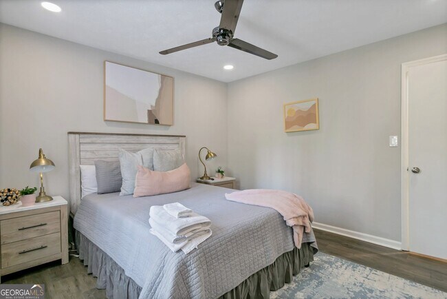 Building Photo - 65 Juliana Dr