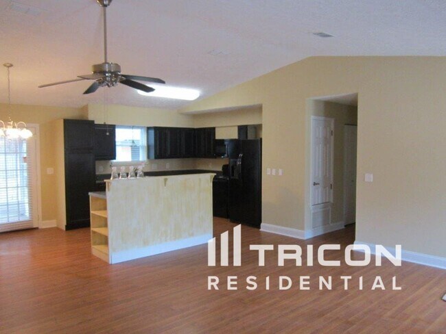 Building Photo - 554 Peregrine Ct