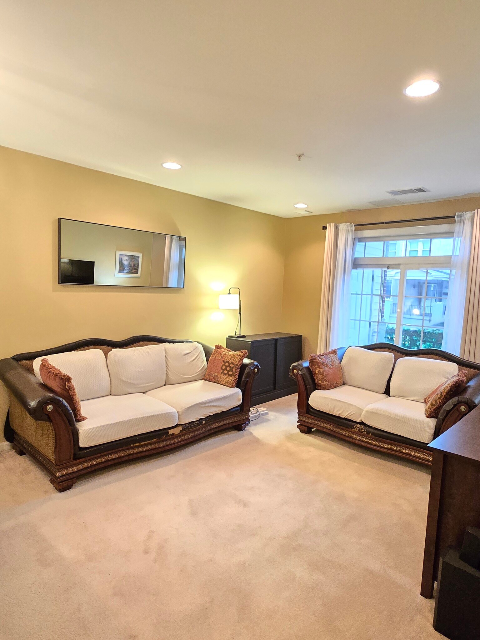 Building Photo - 350 W Elm St