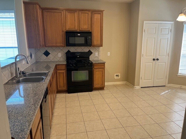 Building Photo - 16806 Empty Ness Dr