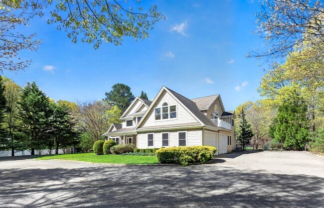Building Photo - 37 Squires Blvd