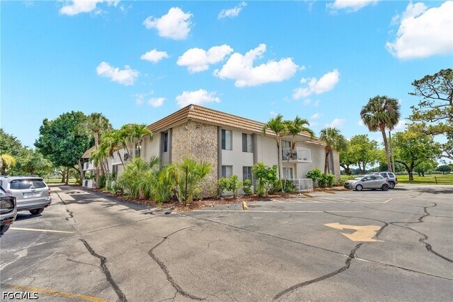 Building Photo - 1830 Maravilla Ave