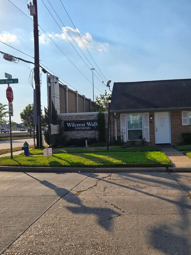 Building Photo - 81 E Tri Oaks Ln