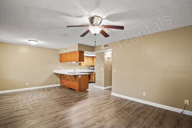 Building Photo - PRIME DOWNTOWN LOCATION!