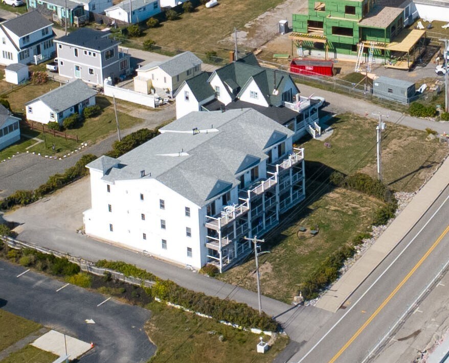 Building Photo - 790 York St