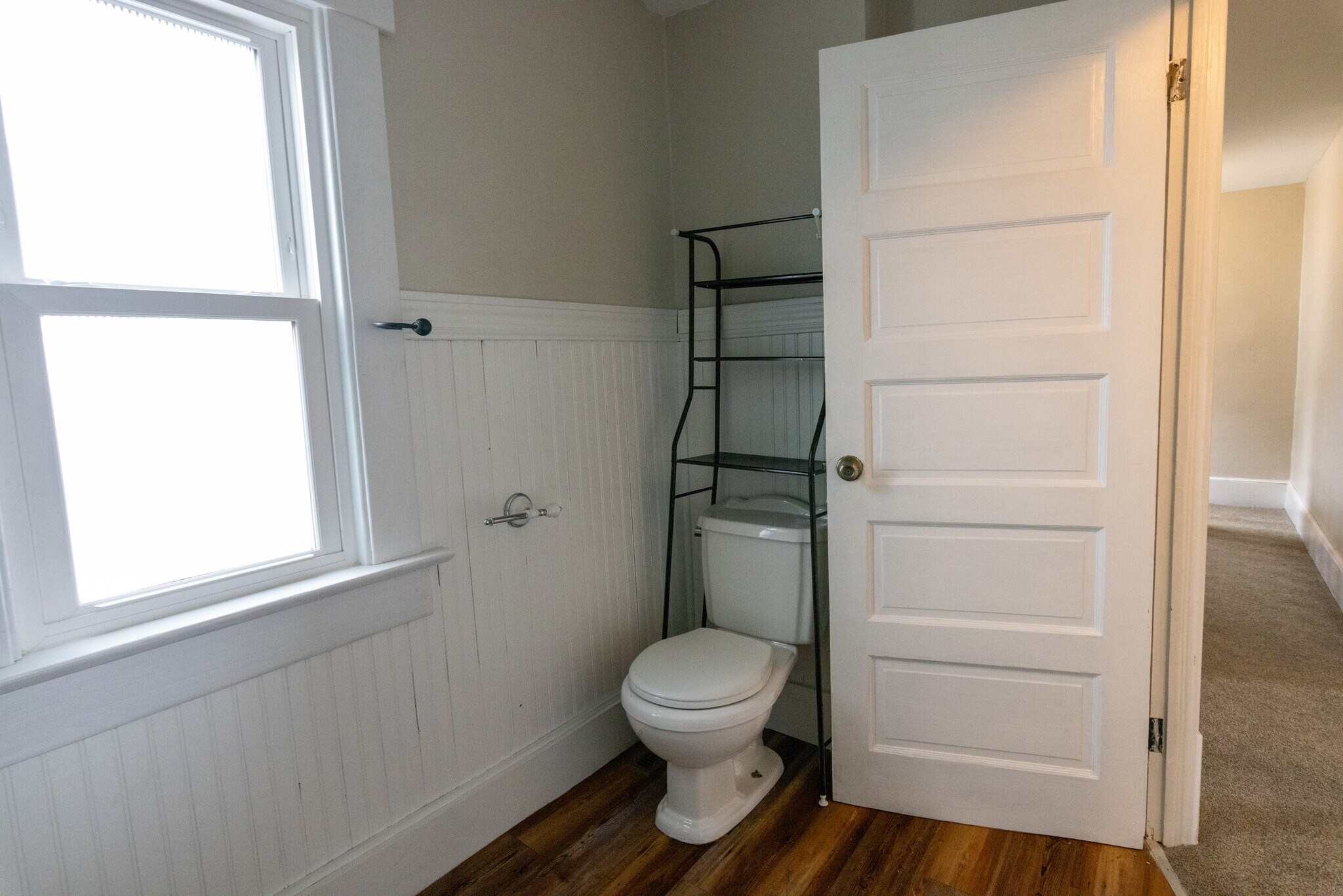 Full bath (upstairs) - 326 E Maynard Ave