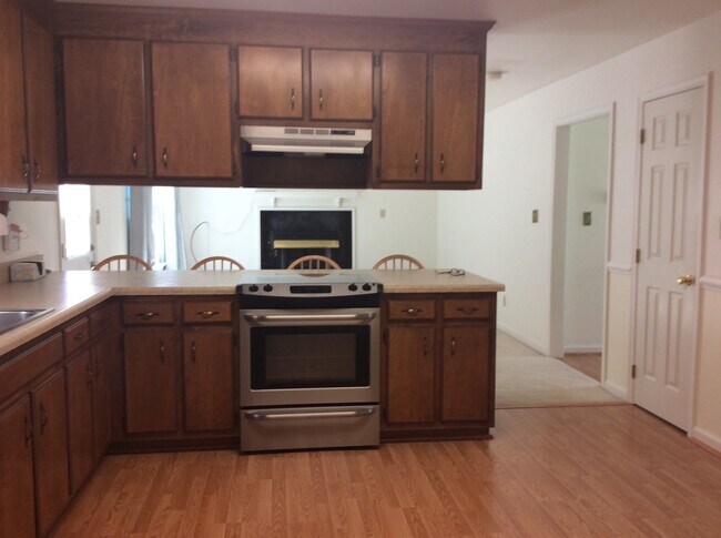 Building Photo - Vass Meadows