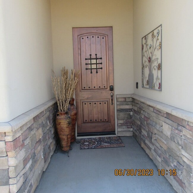 Building Photo - Beautiful Home with 57ft Boat Deep Garage!...
