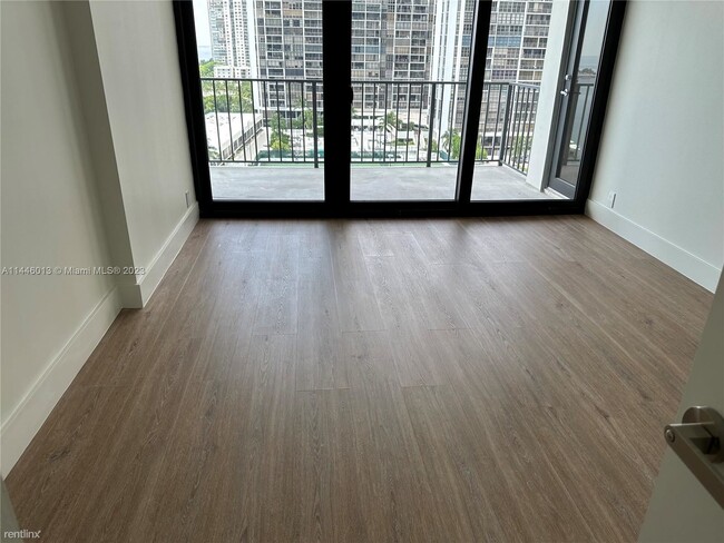 Building Photo - 2 br, 2 bath Condo - 1865 Brickell Ave Apt...