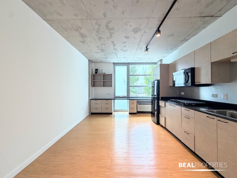 Building Photo - 1515 N Fremont