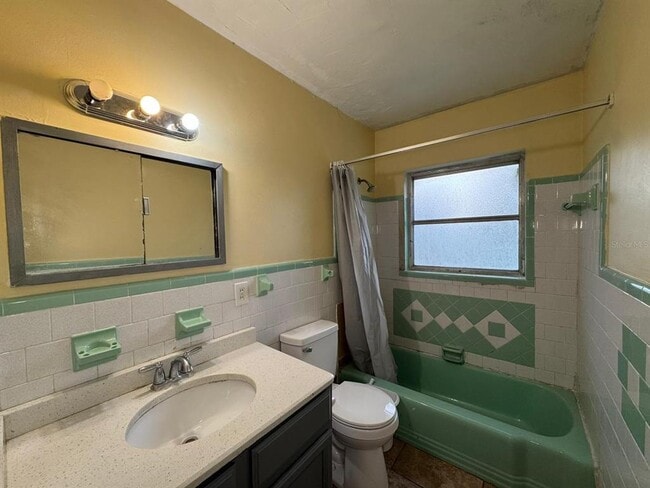 Building Photo - 416 FL-416