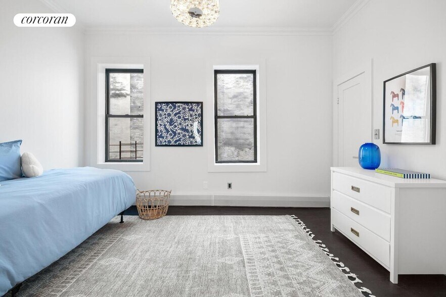 Building Photo - 105 Manhattan Ave